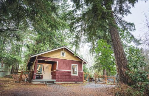 Port Angeles House | Cozy cabin on the Olympic Peninsula, Hot Tub