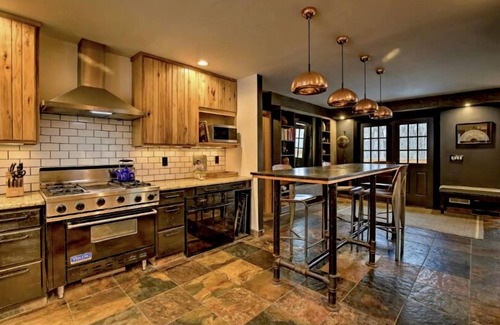 Holmes Cabin | Cozy Cabin Retreat - Close to lakes, hiking trails. Pet-Friendly, w hot tub