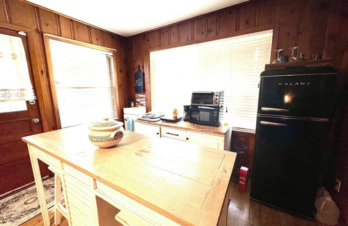 Willow Meadows/Willowbend Area House | Cozy Cabin-Style Guest Suite Near Med Center & NRG Stadium!