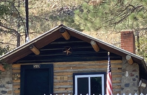 Clancy Cabin | Cozy Cabin