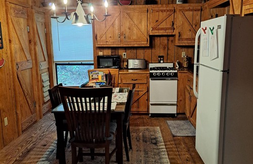 Crossville Cabin | Cozy Cabin