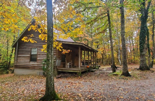 Crossville Cabin | Cozy Cabin