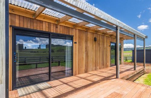Rangataua House | Cozy Cabin with a View - Ohakune Holiday Home
