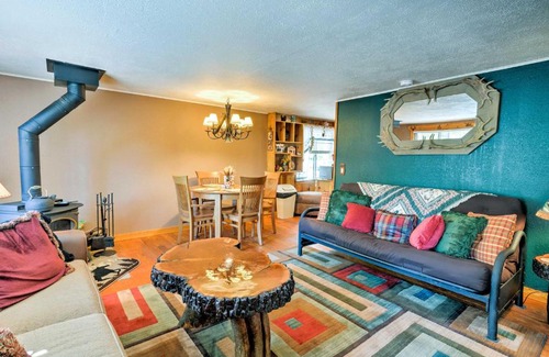 Ponderosa Park House | Cozy Cabin with AC and Deck, 5 Mi to Downtown Prescott