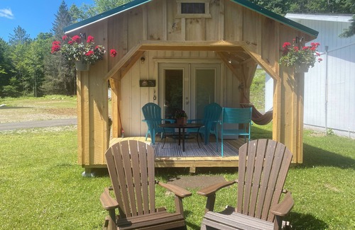 Davenport Cabin | Cozy cabin with WiFi and AC in charming East Meredith