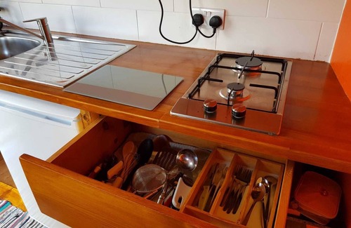 Newcastle-on-Clun Cottage | Cozy Cabine with the Beavers