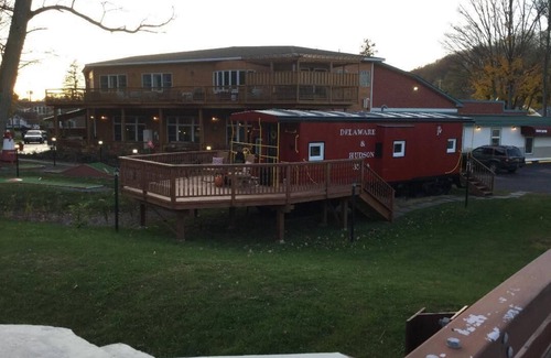 Windham Apartment | Cozy Caboose in the city