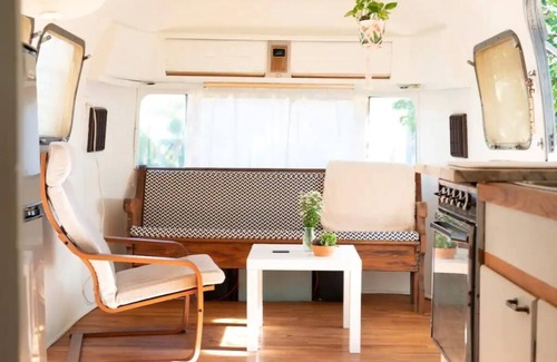 Govalle House | Cozy Cactus Airstream Central East Austin