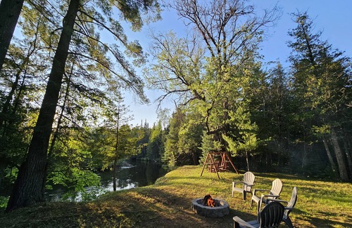 Grayling House | Cozy camping retreat on the banks of the beautiful AuSable River