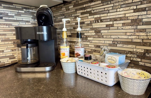 Turkey Point House | Cozy Canal Retreat. Sleeps 12!