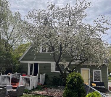 Westside Connection Villa | Cozy Cape Cod