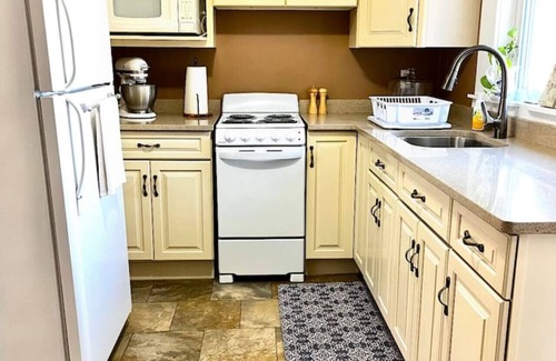 Eastport House | Cozy Capen Cottage— easy access to downtown Eastport