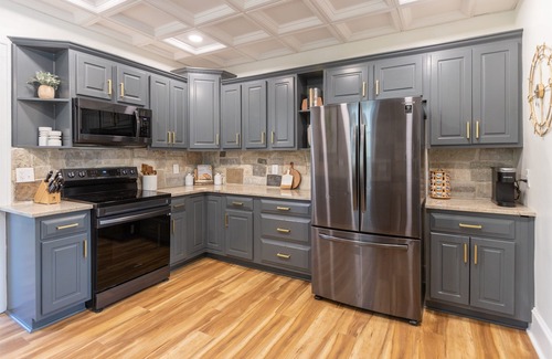 Rock Hill House | Cozy Caramel 2 Bd/2 Bth Bottom Floor Unit Sleeps 6