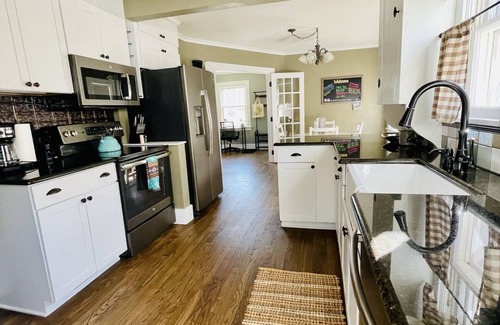 Pueblo House | Cozy Casa - Downtown by Beautiful Park & Riverwalk