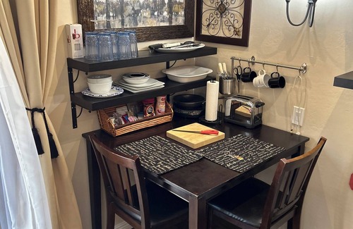 East Mesa Apartment | Cozy Casita in the Uplands Area of North East Mesa. Mountain and desert views.