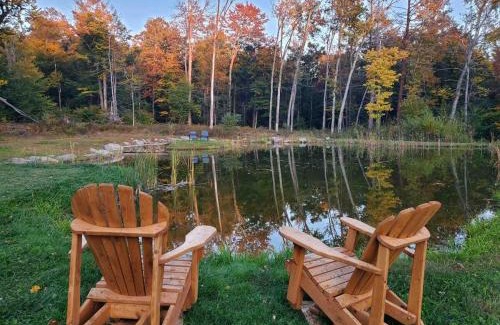 Monticello Villa | Cozy Catskill Log Home
