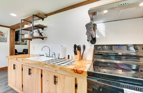 Cairo Cabin | Cozy Catskills Cabin - 12 Mi to Windham Mountain!