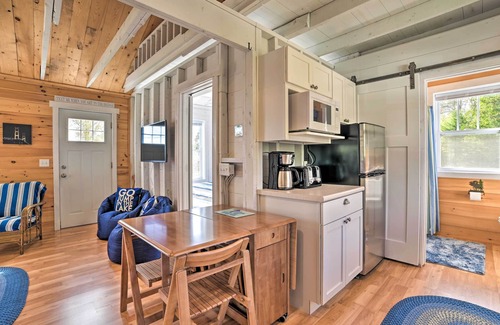 Cedarville Cottage | Cozy Cedarville Cottage - Walk to Lake Huron!