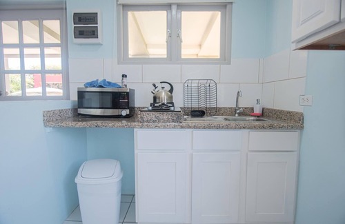 Boegoeroei Apartment | Cozy, Central & Quiet ~ Close to the Beach ~ Pool!