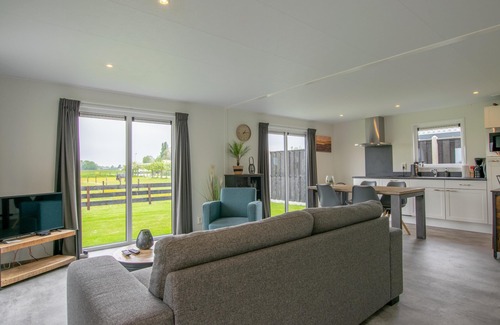 Heiloo Ski Chalet | Cozy chalet at a quiet location, 7 km from the beach