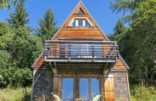 Viel-Alpe Ski Chalet | Cozy chalet in Huez with terrace and WiFi