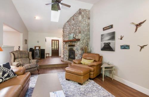 Bellaire Ski Chalet | Cozy Chalet - Shanty Creek, Bellaire