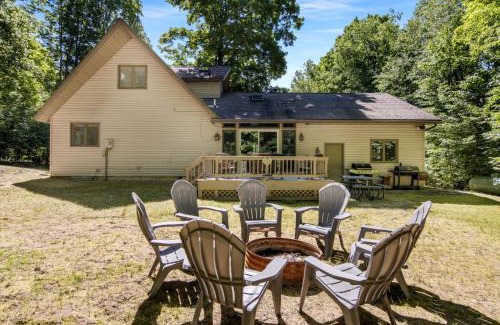 Bellaire Ski Chalet | Cozy Chalet - Shanty Creek, Bellaire