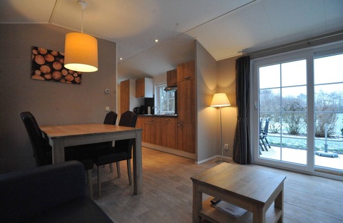 Kamperland Ski Chalet | Cozy chalet surrounded by greenery near Banjaardstrand