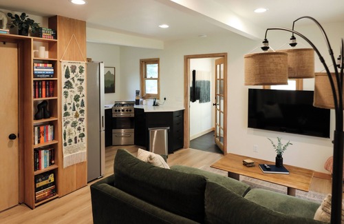 Tahoe City House | Cozy Chic Alpine Suite w/AC-9 min Walk to Lake Tahoe-New renovation Summer 2024