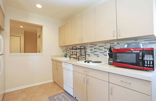 Arlington Heights Apartment | Cozy Chicago Suburban Apartment