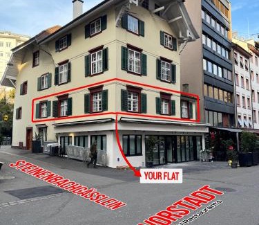 Vorstadte Apartment | Cozy City Center, 4 bedroom- 120sq, 5min walk to Main Station
