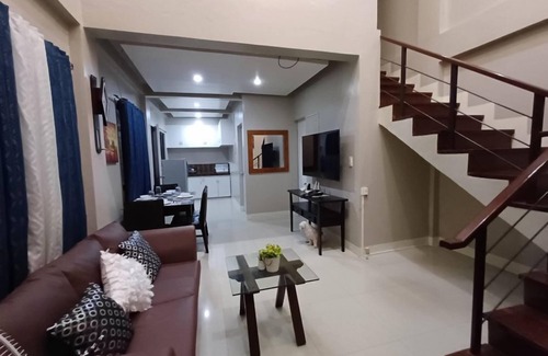 Jaro House | COZY CITY RETREAT: 3BR House