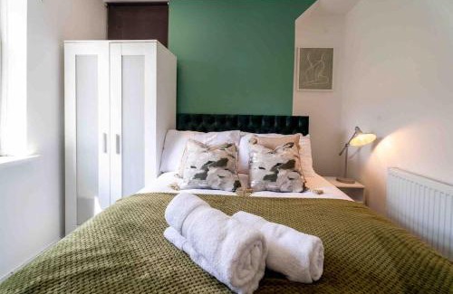 Splott House | Cozy City Townhouse - Free Parking