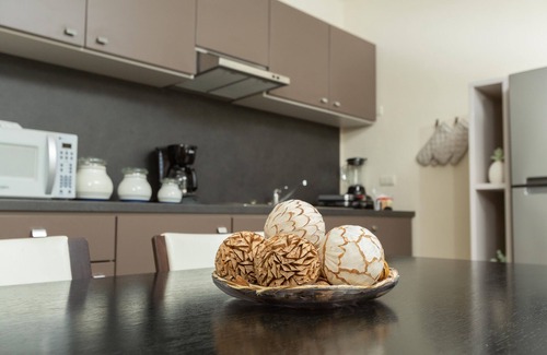 Munoz Apartment | COZY & CLEAN 1 Bedroom Royal suite 5 star amenities