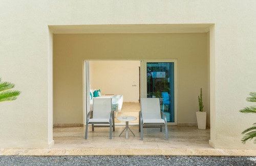Munoz Apartment | COZY & CLEAN 2 Bed Studio With 5 star amenities