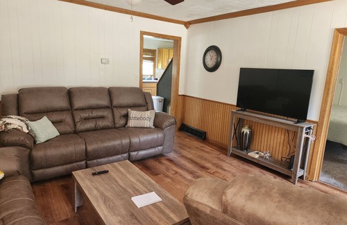 Brownsville House | Cozy, clean 3-bedroom house with AC and WiFi in serene Brownsville, MN.