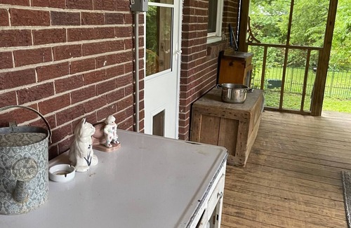 Parsons House | Cozy, Clean, and Convenient
