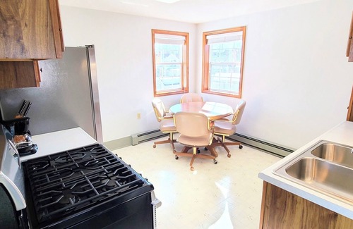 Escanaba Apartment | Cozy & Clean Loft Near Lake Michigan – Ideal for Work & Play!