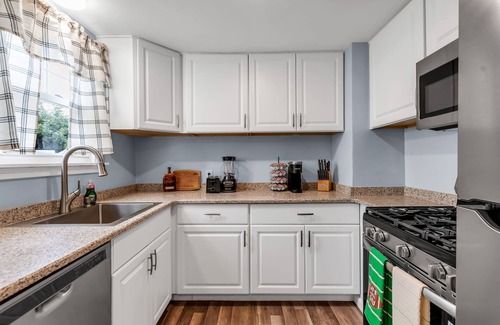 Cheektowaga House | Cozy Cleveland Hill Retreat: Perfect for Family Fun or Game Day Getaways!