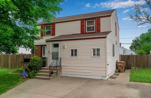 Cheektowaga House | Cozy Cleveland Hill Retreat: Perfect for Family Fun or Game Day Getaways!