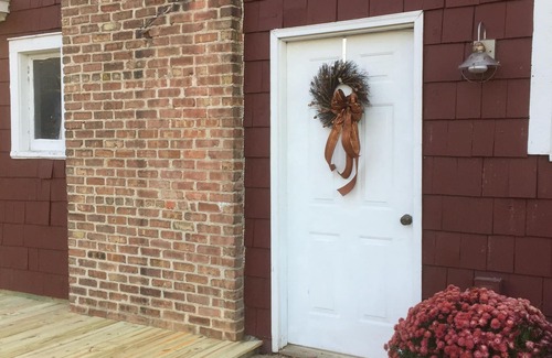 Wheaton Apartment | Cozy Coach House In Central Wheaton Illinois