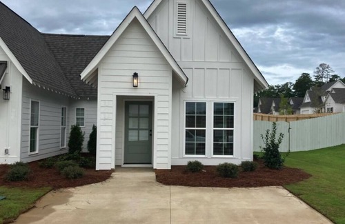 Opelika House | Cozy Coastal Bungalow