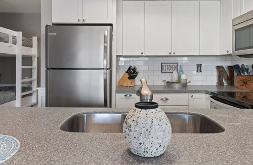 Surf City Condo | Cozy Coastal Farmhouse Beach condo w/pool
