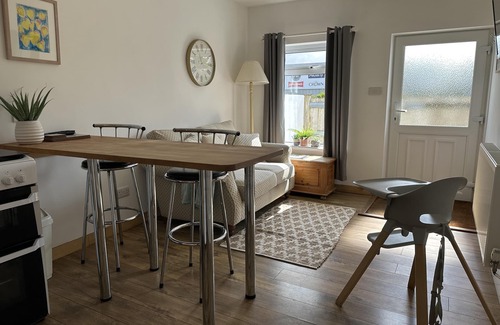 Saint Erth Praze Cabin | Cozy Coastal Lodge in Hayle