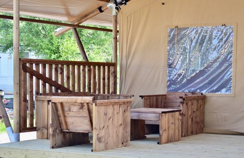 's-Gravenzande House | Cozy Coastal Tent Stay