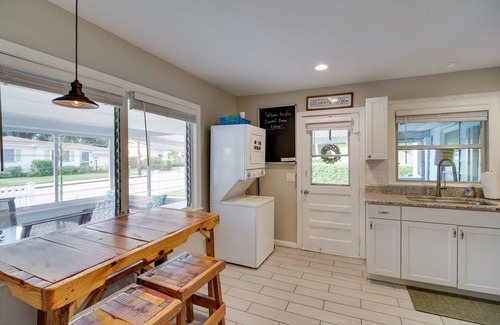 Cocoa Cottage | Cozy Cocoa Home - Walk to River & Historic Village