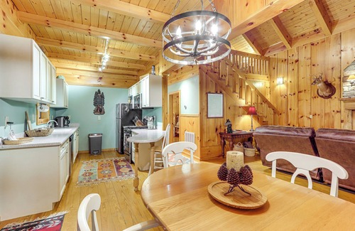 Ellijay Cabin | Cozy Cohutta Cabin: Creekside Cabin in Ellijay!