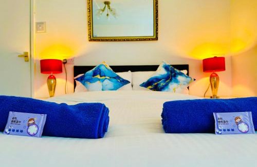 Tunstall House | Cozy Comfort Suite