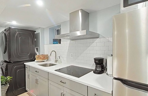 Williamsbridge House | Cozy comfortable 1b 1bath with AC and WiFi in the Bronx