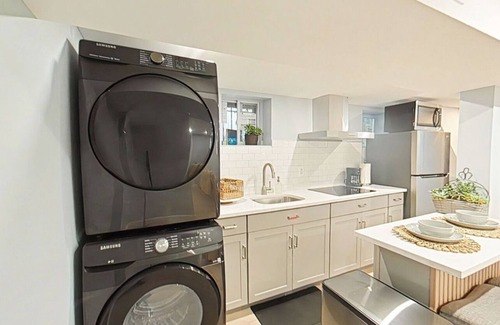Williamsbridge House | Cozy comfortable 1b 1bath with AC and WiFi in the Bronx
